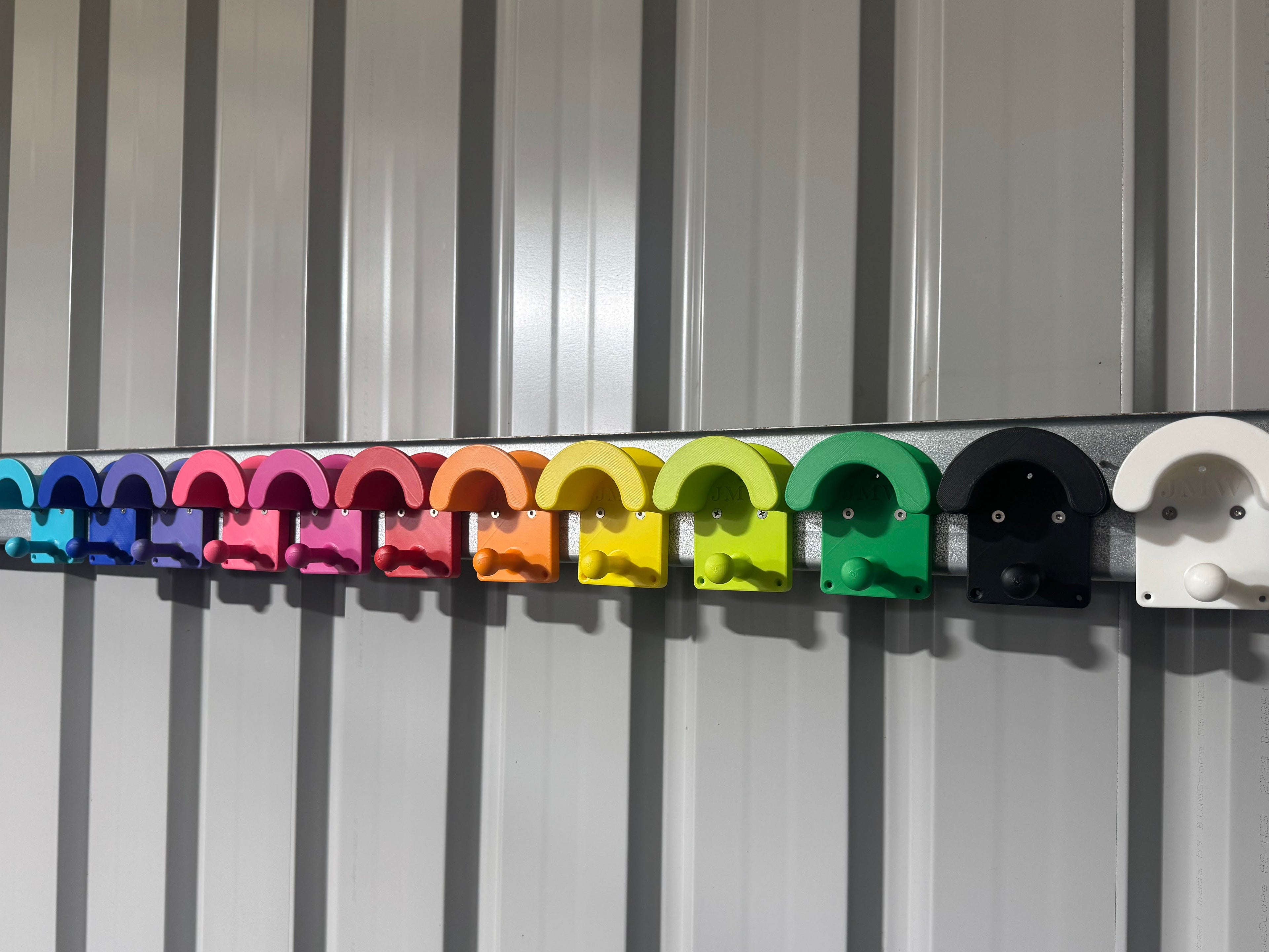 Magnetic Tack Hanger
